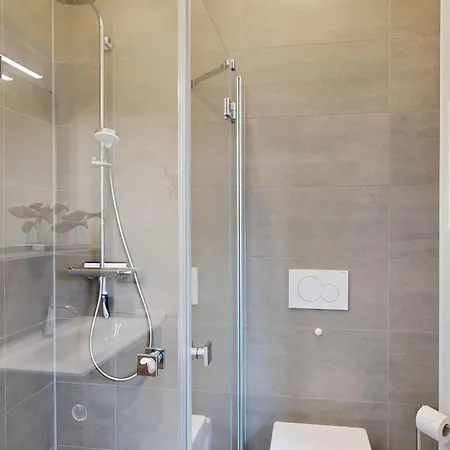 Kuestenwaldbude Lee * פלצרהאקן